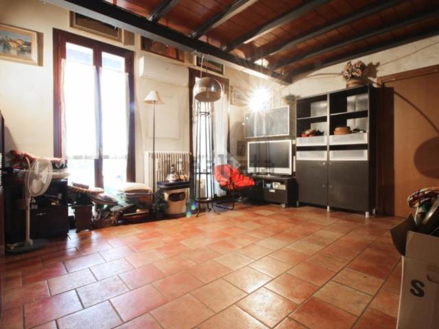 Appartamento in vendita di 100 m² in Via Lardirago, 114