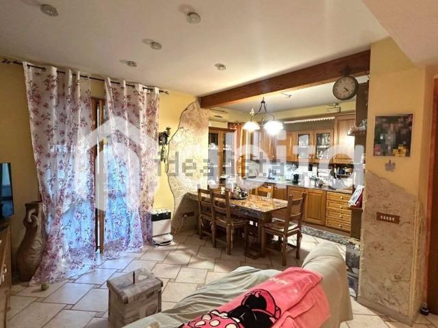 Appartamento in vendita di 100 m² in Via Leona