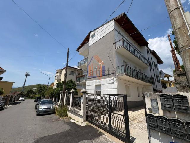 Appartamento in vendita di 100 m² in Via Leonardo Vinci, 31