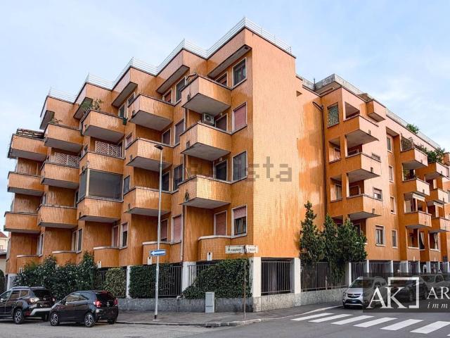 Appartamento in vendita di 100 m² in Via Luigi Camoletti, 15