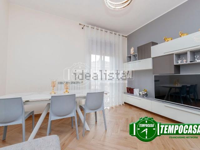 Appartamento in vendita di 100 m² in Via Luigi Ambiveri, 25