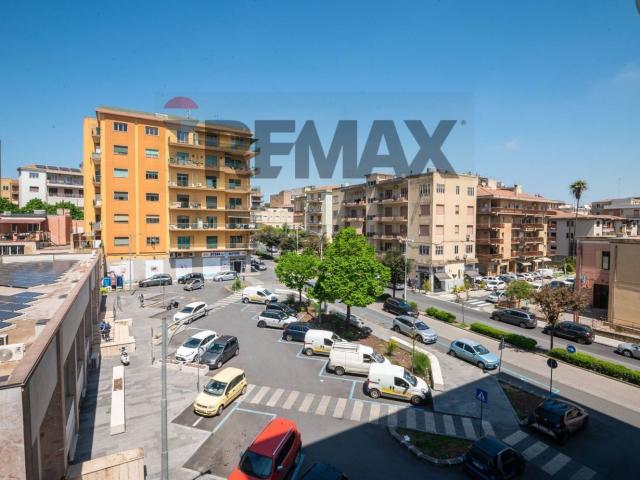 Appartamento in vendita di 100 m² in Via Luigi Settembrini, 20