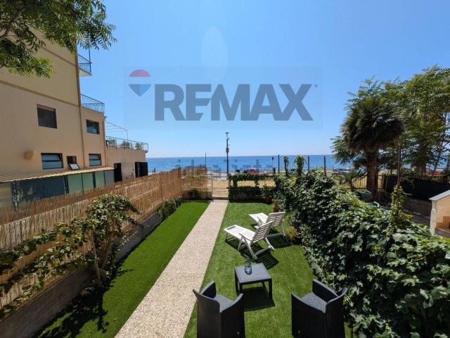 Appartamento in vendita di 100 m² in Via Lungomare, 86