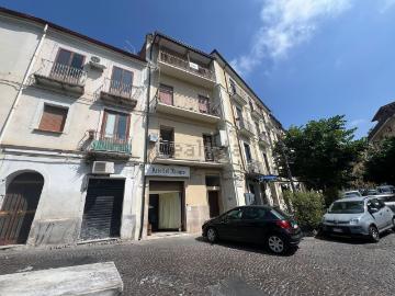 Appartamento in vendita di 100 m² in Via Mons. Vittorio Moietta