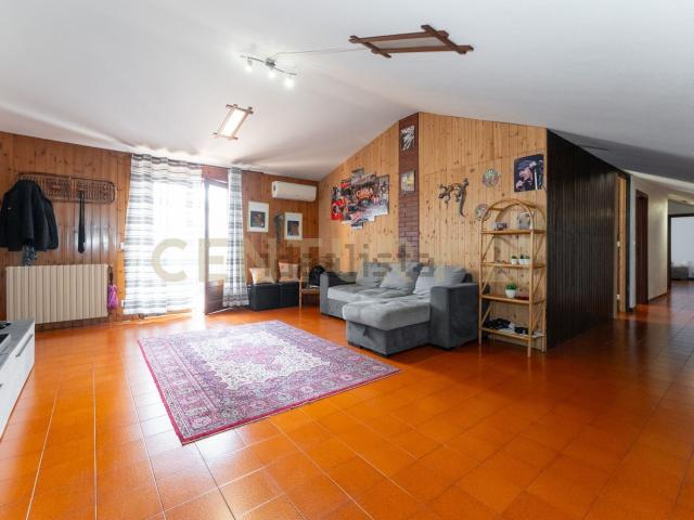 Appartamento in vendita di 100 m² in Via Maugeri, 76
