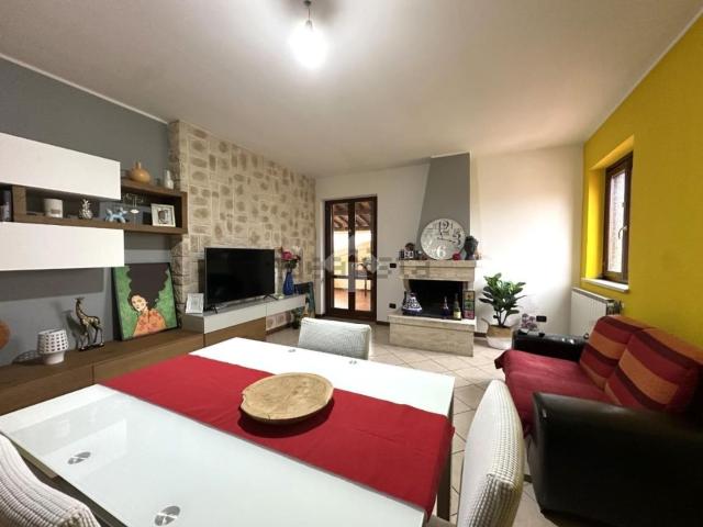 Appartamento in vendita di 100 m² in Via Madonna delle Grotte, 1