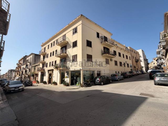Appartamento in vendita di 100 m² in Via Marco Minghetti, 1