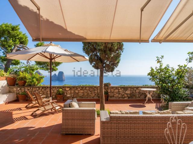Appartamento in vendita di 100 m² in Via Marina Piccola, 74