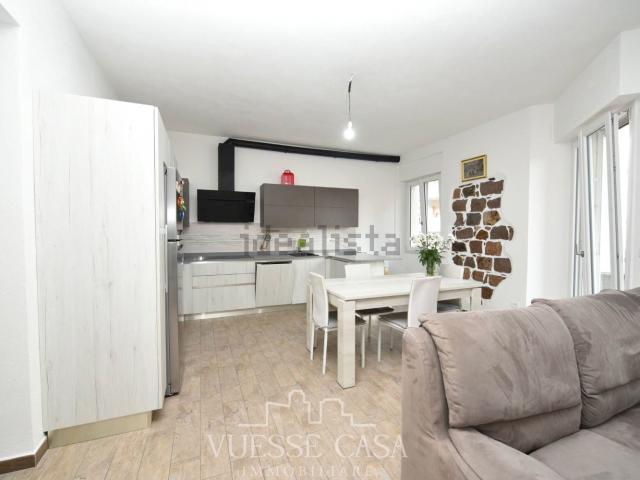 Appartamento in vendita di 100 m² in Via Martiri della Libertà