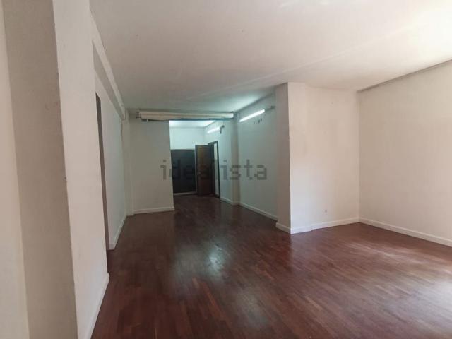 Appartamento in vendita di 100 m² in Via Medaglie D&apos Oro, 10