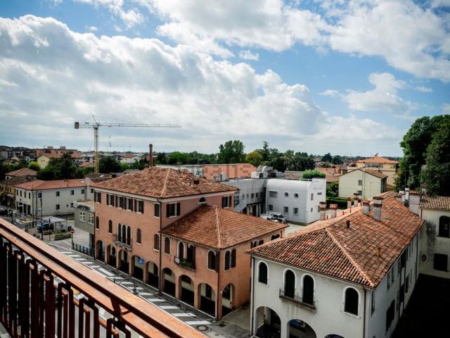 Appartamento in vendita di 100 m² in Via Michelangelo Buonarroti, 12