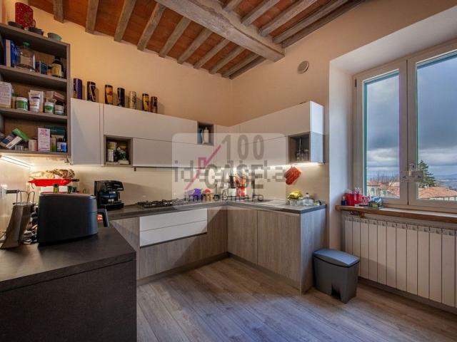 Appartamento in vendita di 100 m² in Via N. Sauro, 22