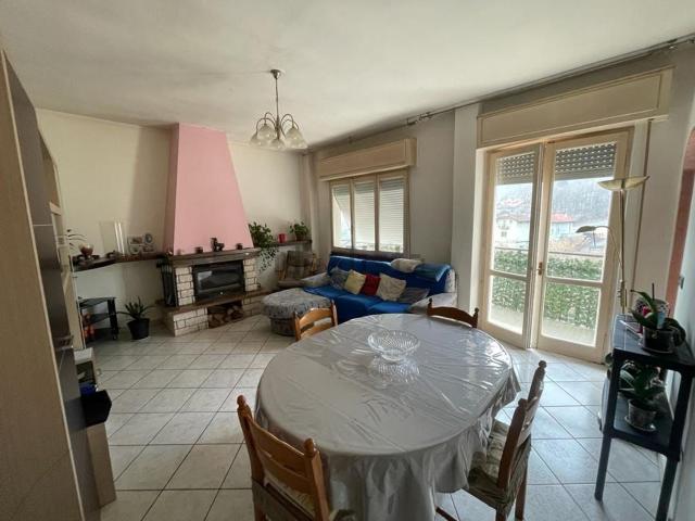 Appartamento in vendita di 100 m² in Via Novara