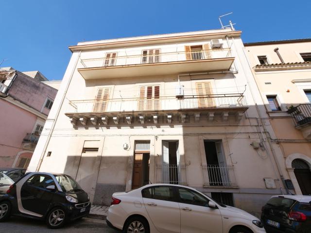 Appartamento in vendita di 100 m² in Via Nazario Sauro, 11