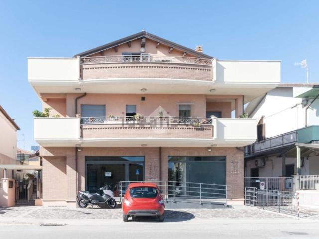 Appartamento in vendita di 100 m² in Via Nazionale Adriatica