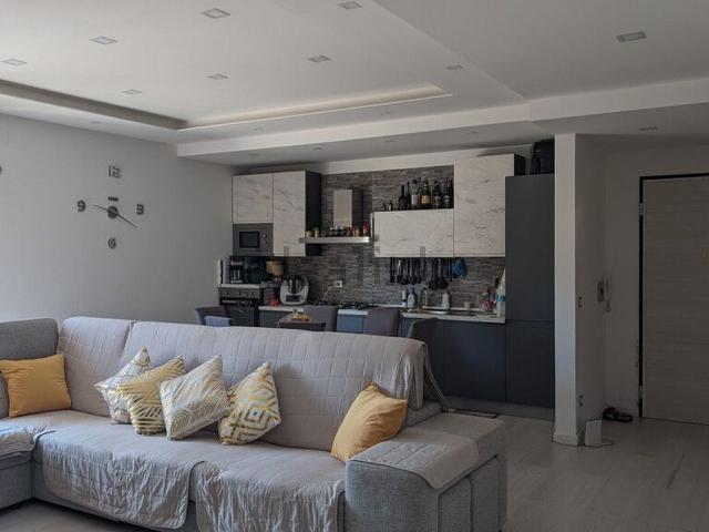 Appartamento in vendita di 100 m² in Via Nazioni Unite