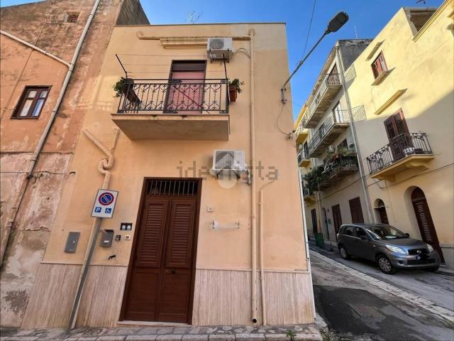 Appartamento in vendita di 100 m² in Via Nino Bixio, 1