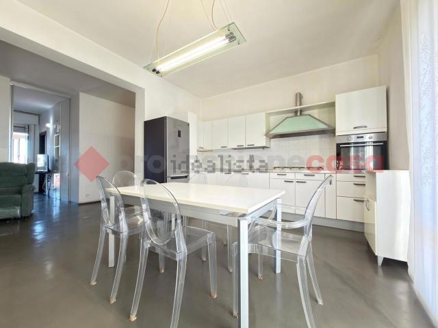 Appartamento in vendita di 100 m² in Via San Bernardino da Siena, 17