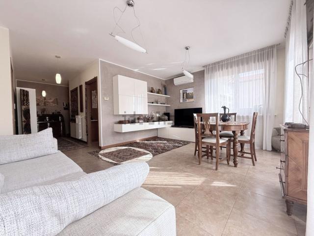 Appartamento in vendita di 100 m² in Via San Carlo, 45