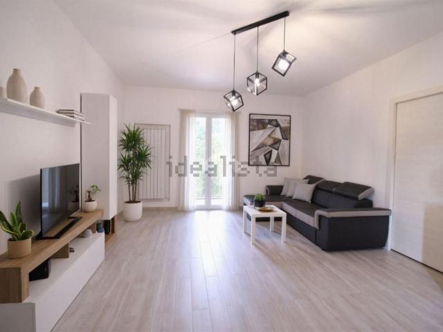 Appartamento in vendita di 100 m² in Via San Fermo, 3