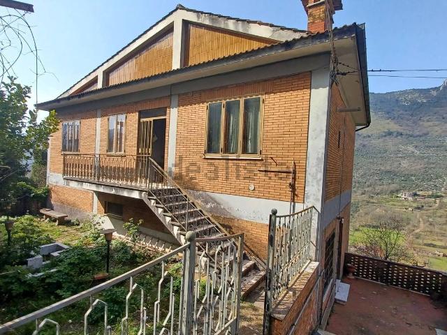 Appartamento in vendita di 100 m² in Via San Gaspare del Bufalo
