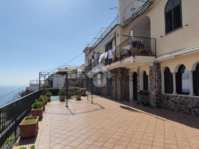 Appartamento in vendita di 100 m² in Via San Pietro alla Costa, 9