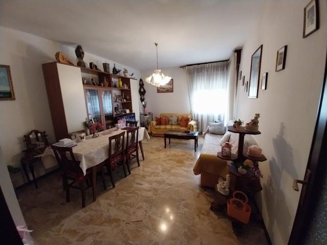 Appartamento in vendita di 100 m² in Via San Pio X
