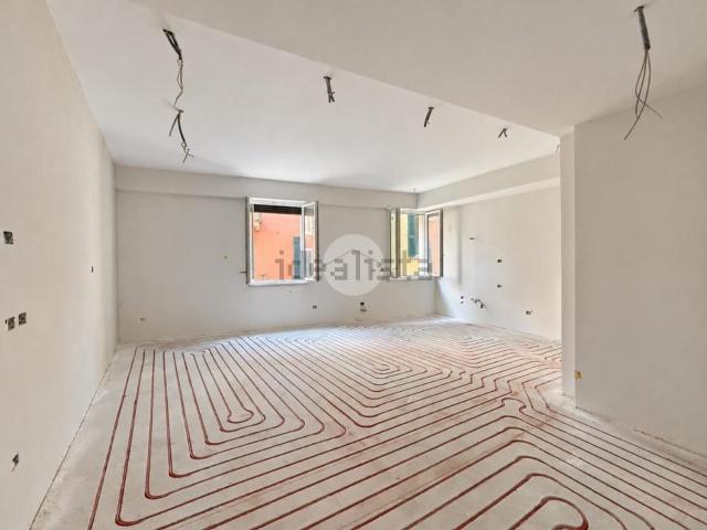 Appartamento in vendita di 100 m² in Via San Salvatore Corte Regia, 4