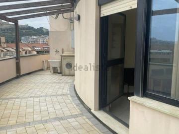 Appartamento in vendita di 100 m² in Via San Tommaso D&apos Aquino