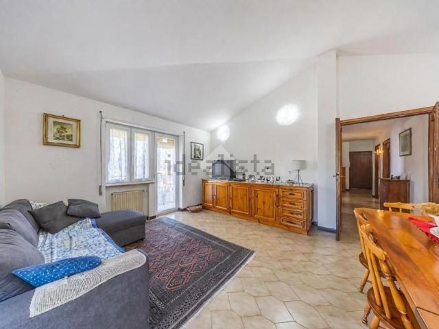 Appartamento in vendita di 100 m² in Via Sant&apos Elpidio a Mare, 1