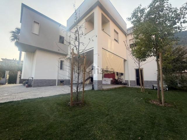 Appartamento in vendita di 100 m² in Via Santa Lucia, 13