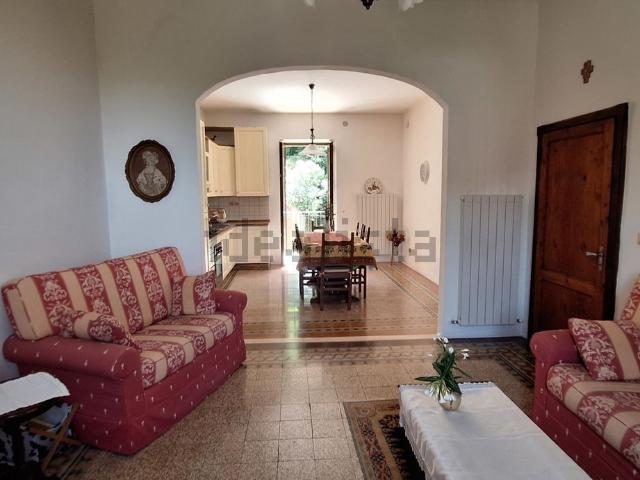 Appartamento in vendita di 100 m² in Via Serraia