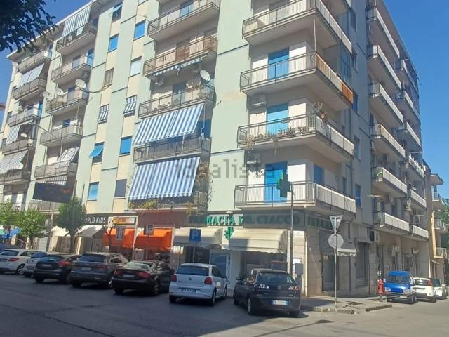 Appartamento in vendita di 100 m² in Via Silvio Sesti, 58
