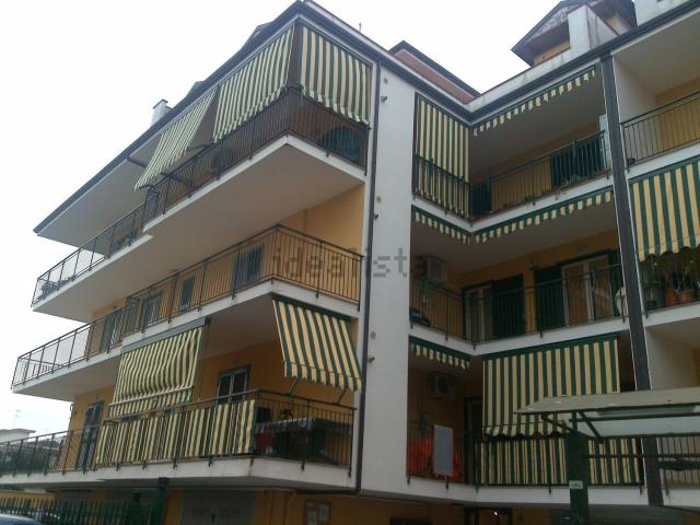 Appartamento in vendita di 100 m² in Via Spazzilli, 134