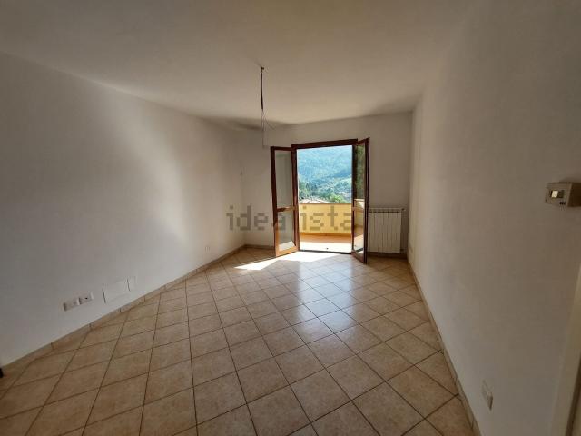 Appartamento in vendita di 100 m² in Via Poggiole
