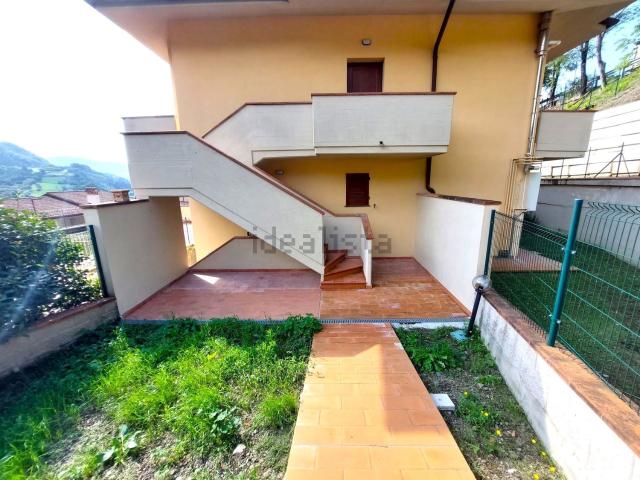 Appartamento in vendita di 100 m² in Via Poggiole