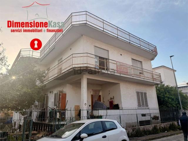 Appartamento in vendita di 100 m² in Via Parini, 3
