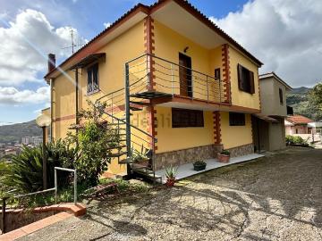 Appartamento in vendita di 100 m² in Via Partecipazione, 1