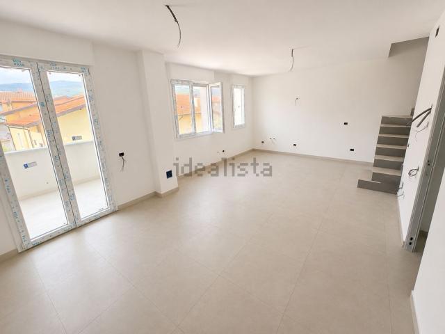 Appartamento in vendita di 100 m² in Via Petrarca