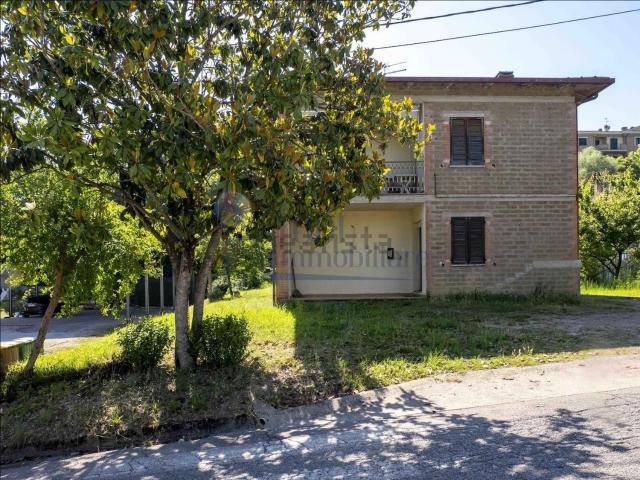 Appartamento in vendita di 100 m² in Via Perugina, 44