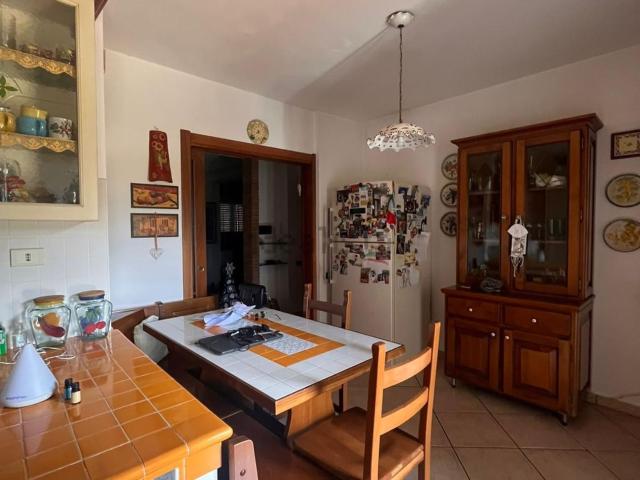 Appartamento in vendita di 100 m² in Via Peschieta