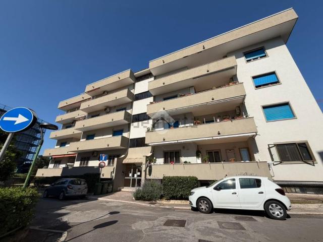Appartamento in vendita di 100 m² in Via Picenza, 76
