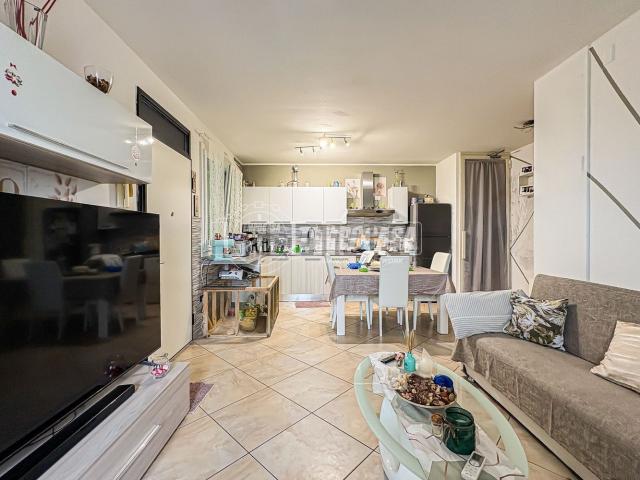 Appartamento in vendita di 100 m² in Via Provinciale le Uso, 85
