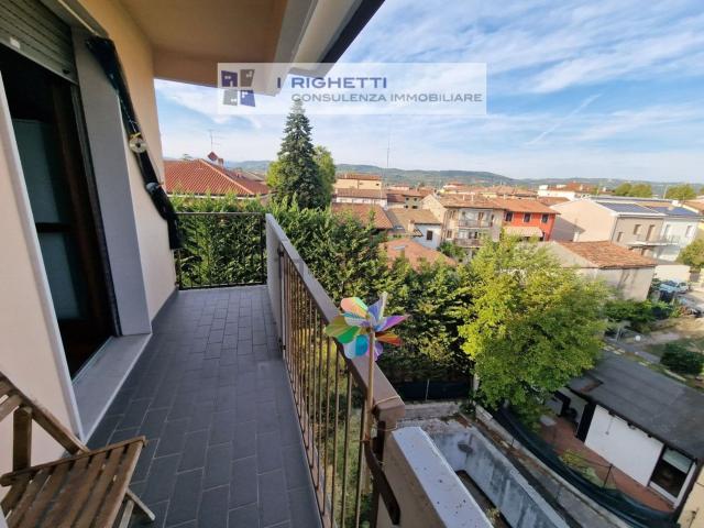 Appartamento in vendita di 100 m² in Via Puglie