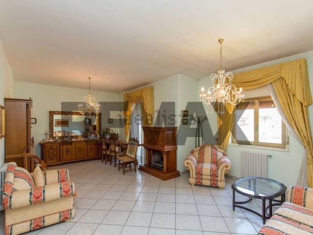 Appartamento in vendita di 100 m² in Via la Nunziatella, 16