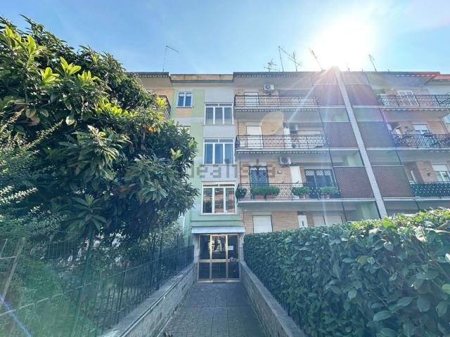 Appartamento in vendita di 100 m² in Via Quattro Giornate di Napoli, 18