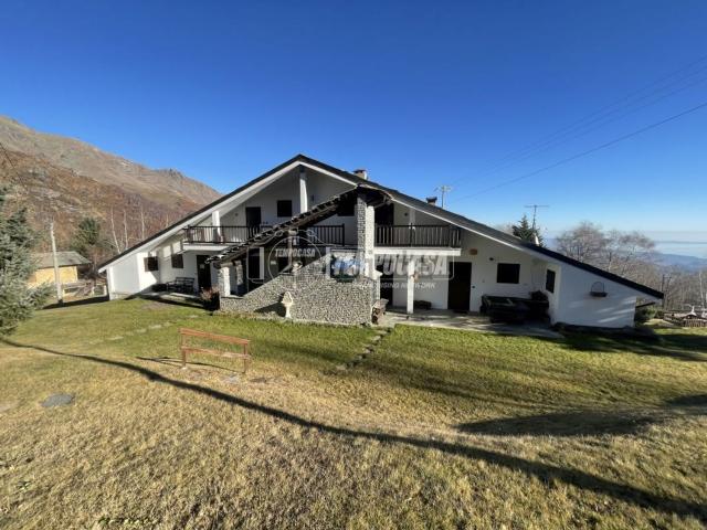 Appartamento in vendita di 100 m² in Via Quinzeina, 42
