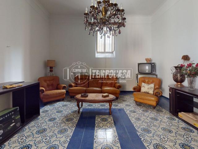 Appartamento in vendita di 100 m² in Via Roberto d&apos Angiò, 47