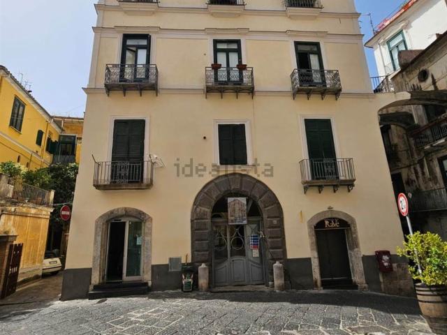 Appartamento in vendita di 100 m² in Via Romualdo II Guarna, 21