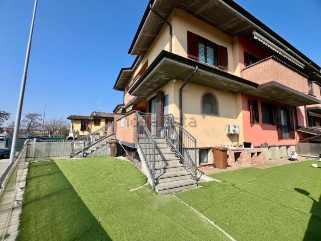Appartamento in vendita di 100 m² in Via Roncadello, 17